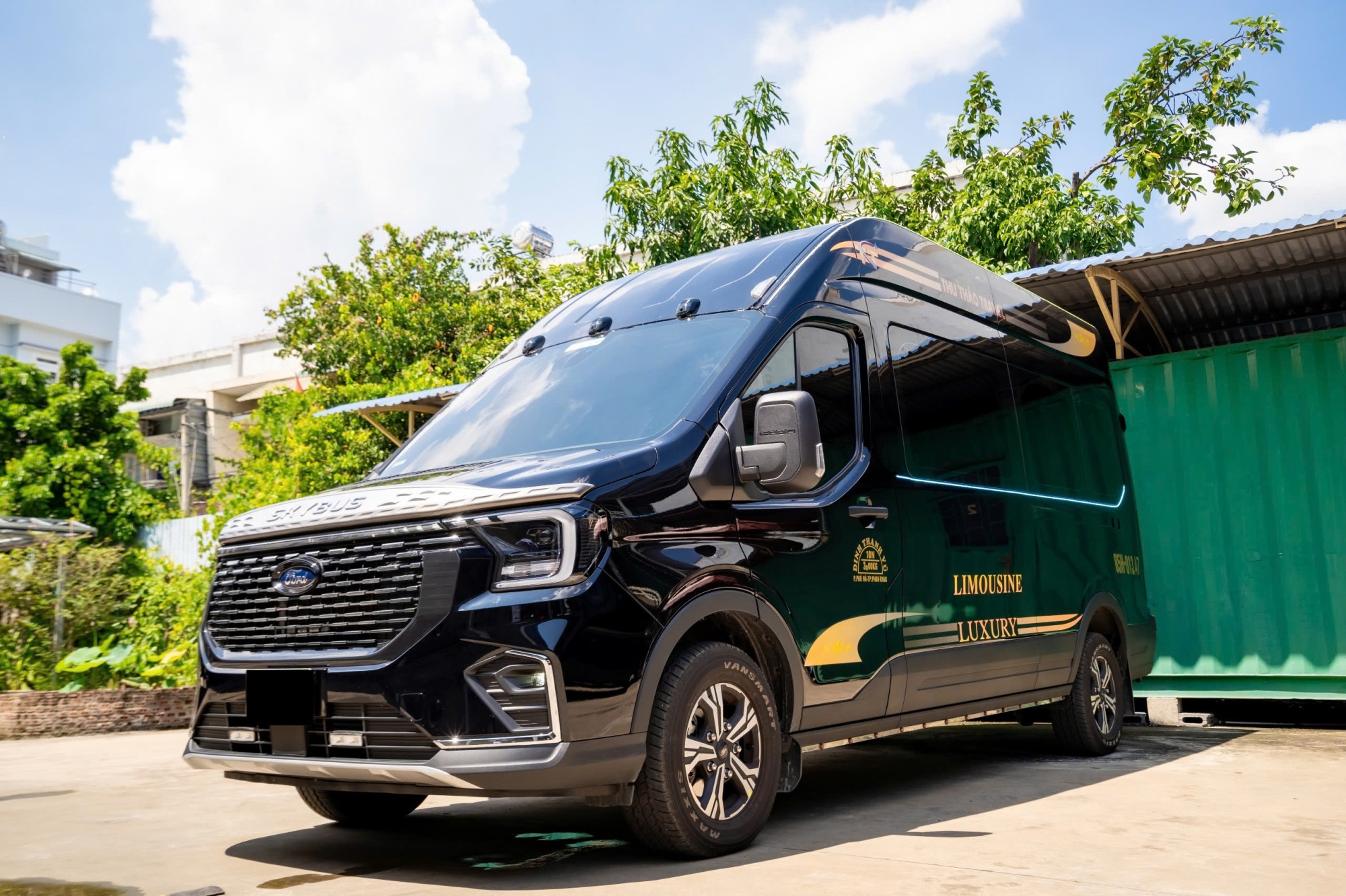 ford transit limousine 10 cho